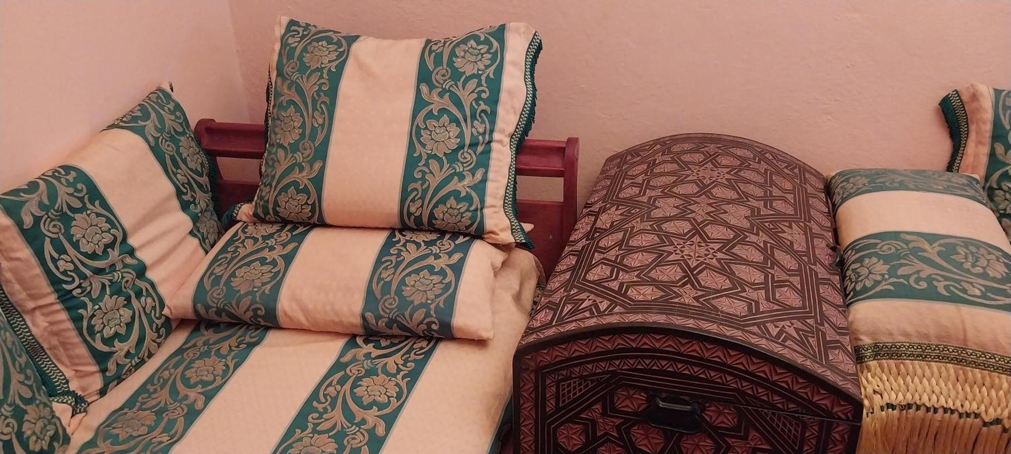 Riad Lala Zakia Мулай-Идрис Номер фото